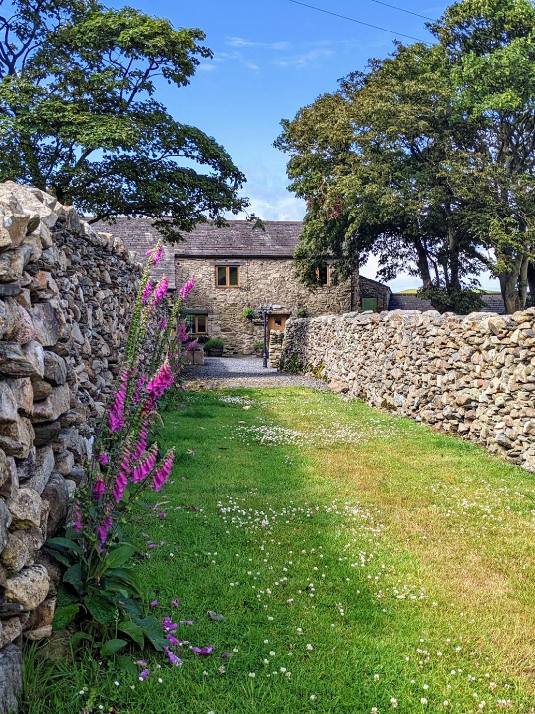 The Wayside And Whisky Barn Hotel Whitbeck Buitenkant foto