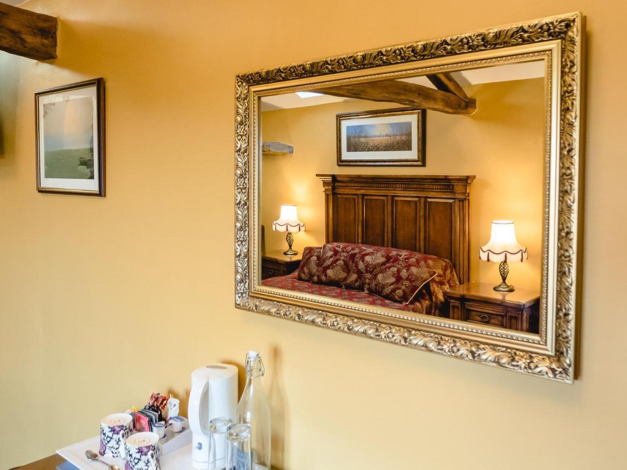 The Wayside And Whisky Barn Hotel Whitbeck Kamer foto